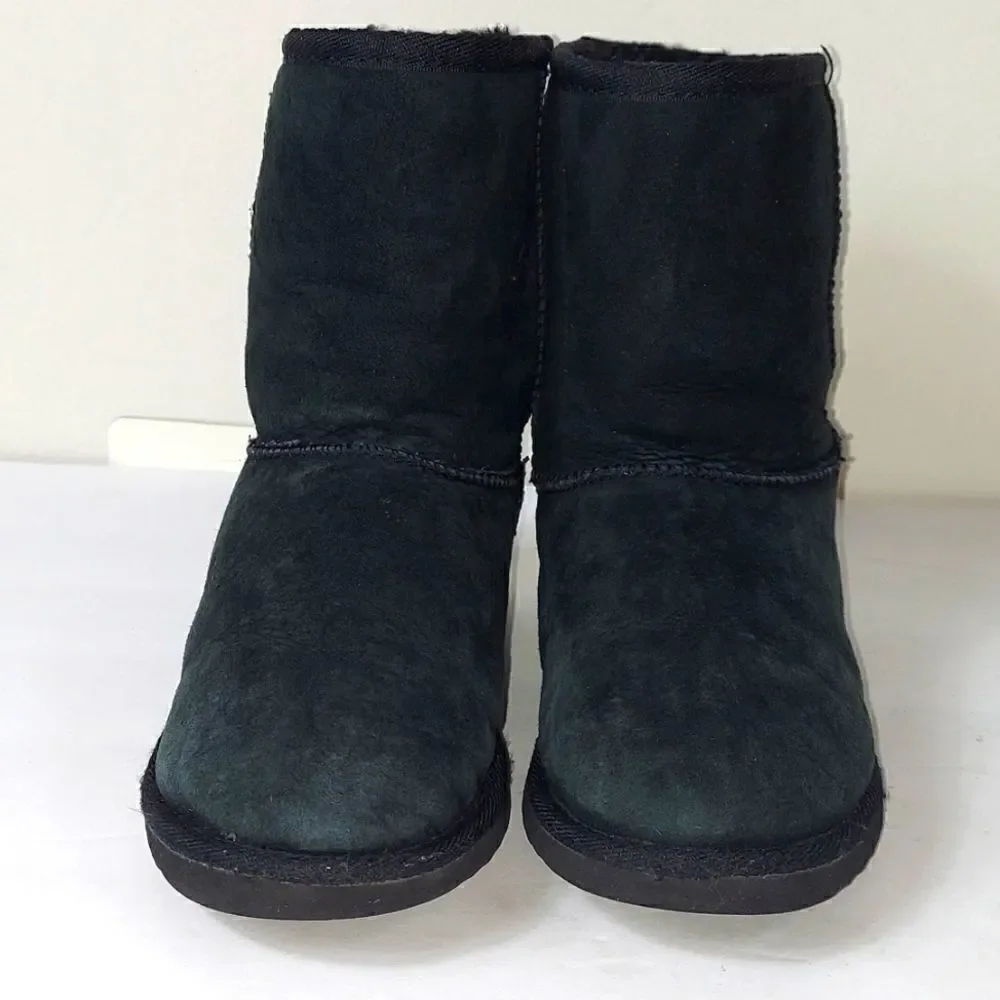 UGG Classic Short Black Boots Sz 2